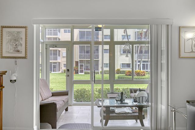 646 Snug Harbor Drive H105, Boynton Beach, FL 33435