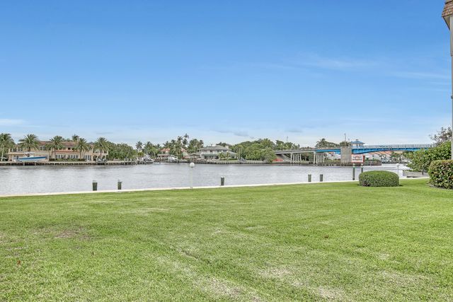 646 Snug Harbor Drive H105, Boynton Beach, FL 33435