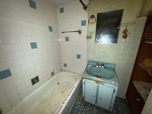 323 W 104th Place, Chicago, IL 60628