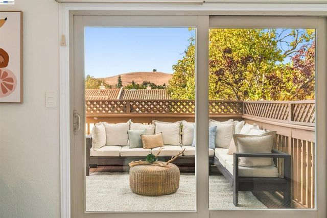 80 Leeds Ct E, Danville, CA 94526