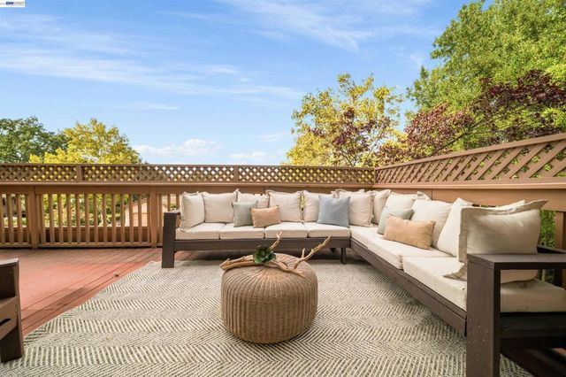 80 Leeds Ct E, Danville, CA 94526