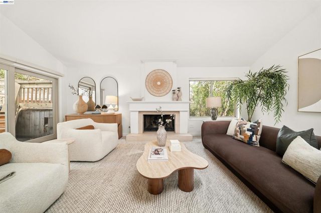80 Leeds Ct E, Danville, CA 94526