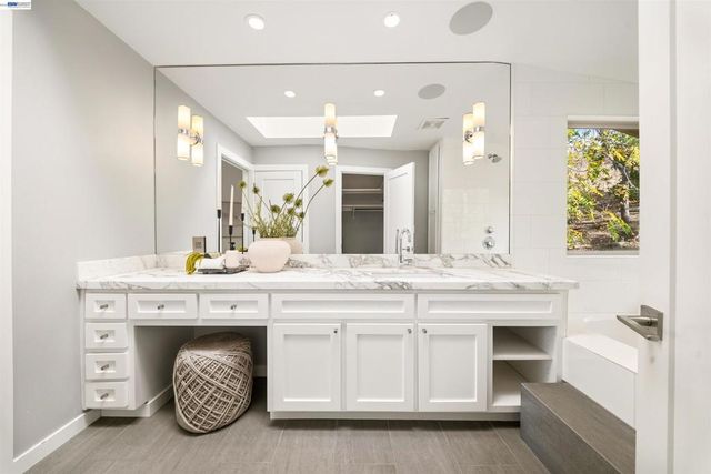 80 Leeds Ct E, Danville, CA 94526