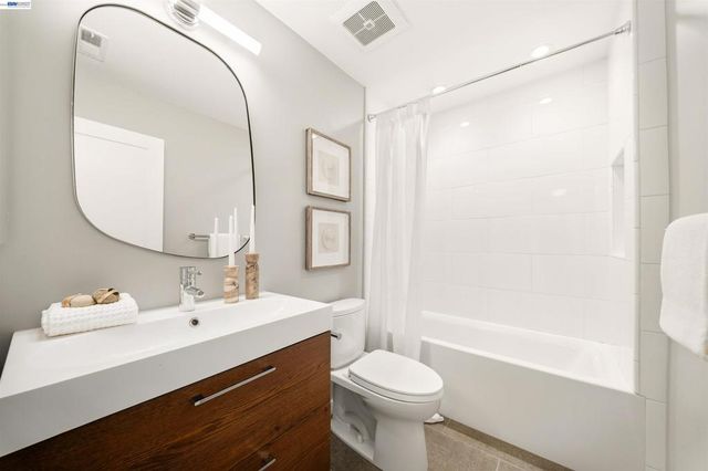 80 Leeds Ct E, Danville, CA 94526