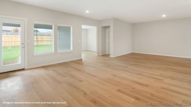 10034 E 131st Place S, Bixby, OK 74008