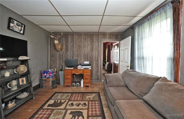 8015 Versailles Road, Evans, NY 14006