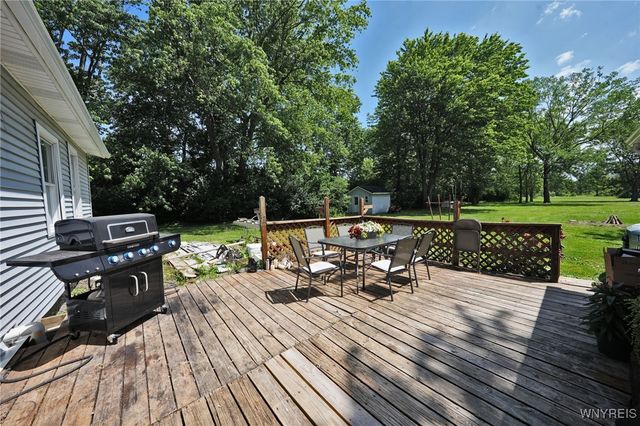 8015 Versailles Road, Evans, NY 14006