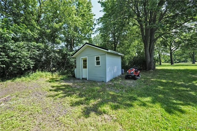 8015 Versailles Road, Evans, NY 14006