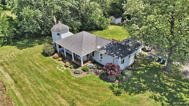 8015 Versailles Road, Evans, NY 14006