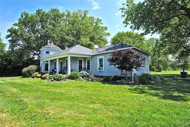 8015 Versailles Road, Evans, NY 14006