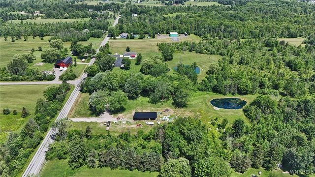 8015 Versailles Road, Evans, NY 14006