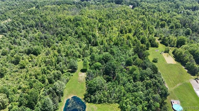 8015 Versailles Road, Evans, NY 14006