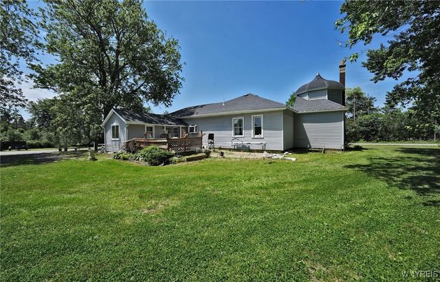 8015 Versailles Road, Evans, NY 14006