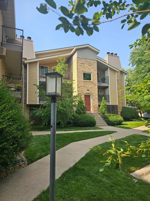 2240 Ridge Drive 33, Saint Louis Park, MN 55416 — photo 2