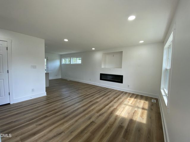 600 River Road, Selma, NC 27576