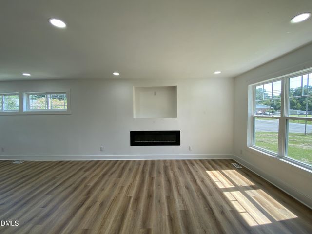 600 River Road, Selma, NC 27576