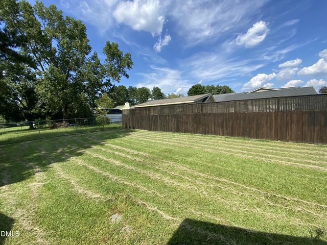 600 River Road, Selma, NC 27576
