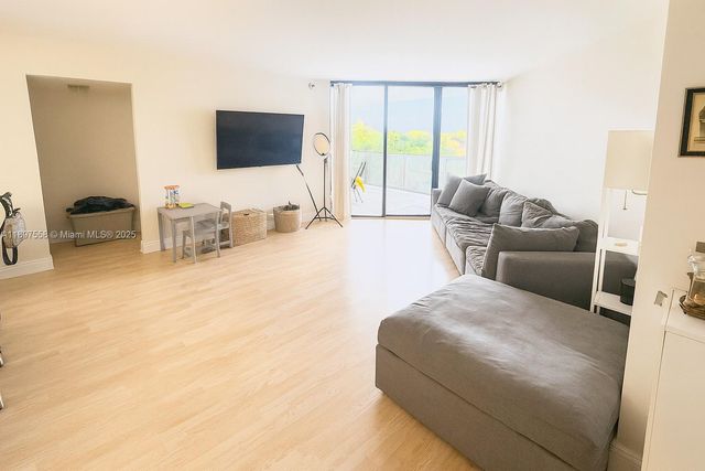 3610 Yacht Club Dr 414, Aventura, FL 33180