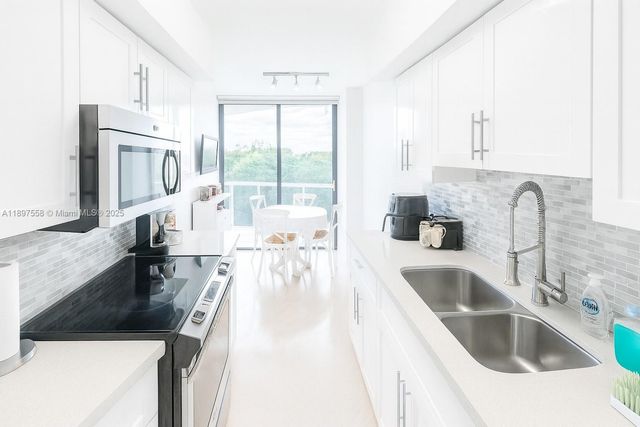 3610 Yacht Club Dr 414, Aventura, FL 33180