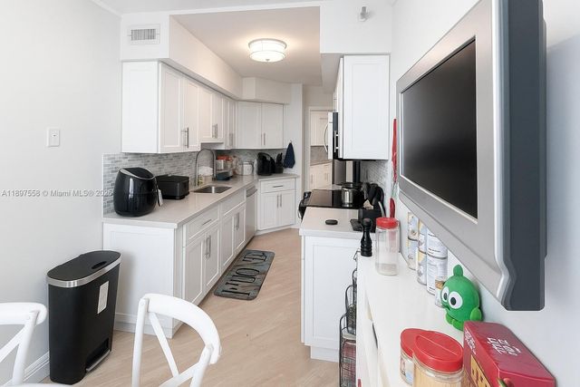 3610 Yacht Club Dr 414, Aventura, FL 33180