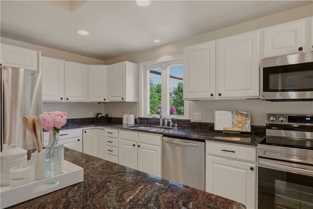 32 James Francis Terrace, Middletown, RI 02842