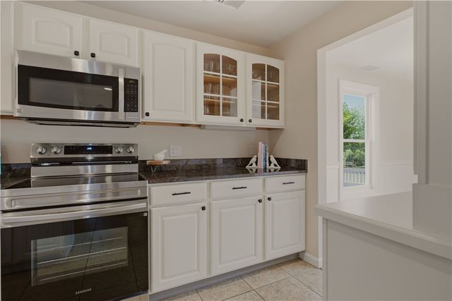 32 James Francis Terrace, Middletown, RI 02842
