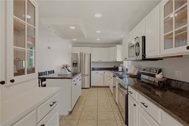 32 James Francis Terrace, Middletown, RI 02842