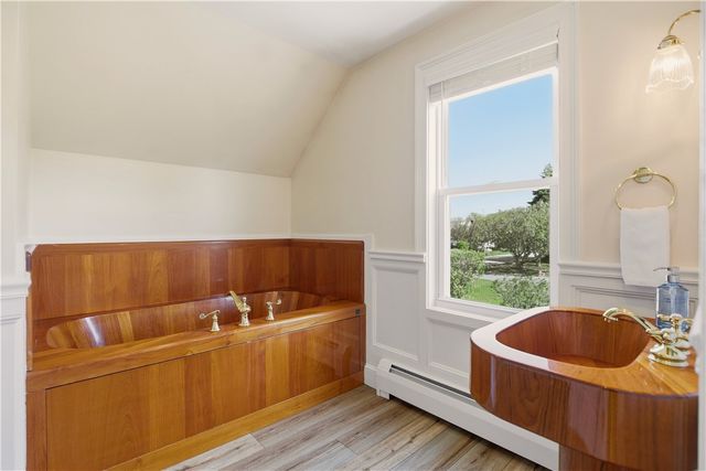 32 James Francis Terrace, Middletown, RI 02842