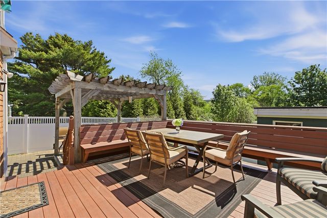 32 James Francis Terrace, Middletown, RI 02842
