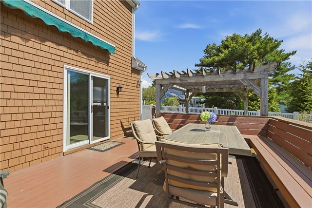 32 James Francis Terrace, Middletown, RI 02842