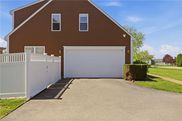 32 James Francis Terrace, Middletown, RI 02842