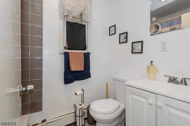 75 Garfield Ave, Paterson City, NJ 07522