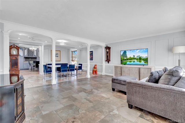 188 N Kentucky Avenue, Massapequa, NY 11758