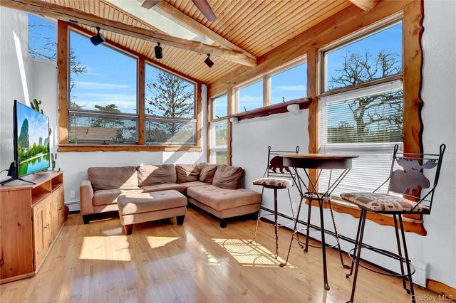 188 N Kentucky Avenue, Massapequa, NY 11758