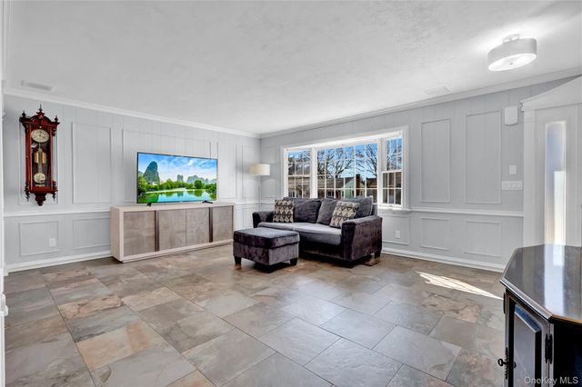 188 N Kentucky Avenue, Massapequa, NY 11758