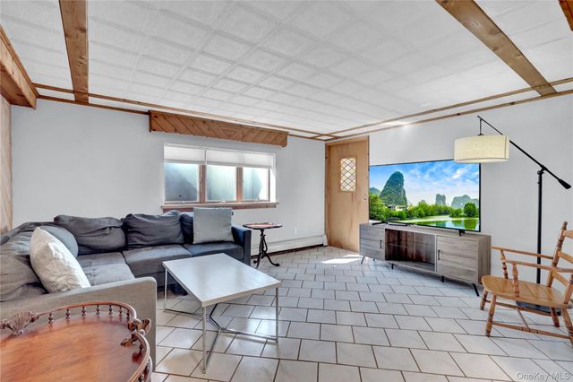 188 N Kentucky Avenue, Massapequa, NY 11758