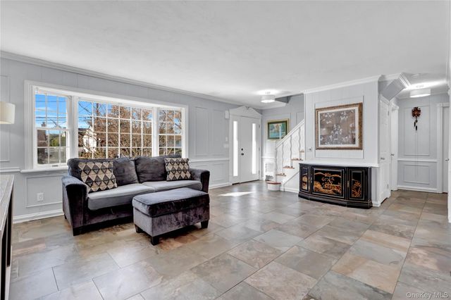 188 N Kentucky Avenue, Massapequa, NY 11758