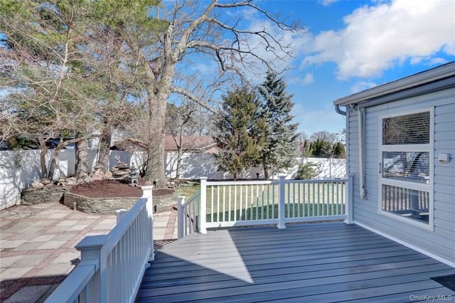 188 N Kentucky Avenue, Massapequa, NY 11758