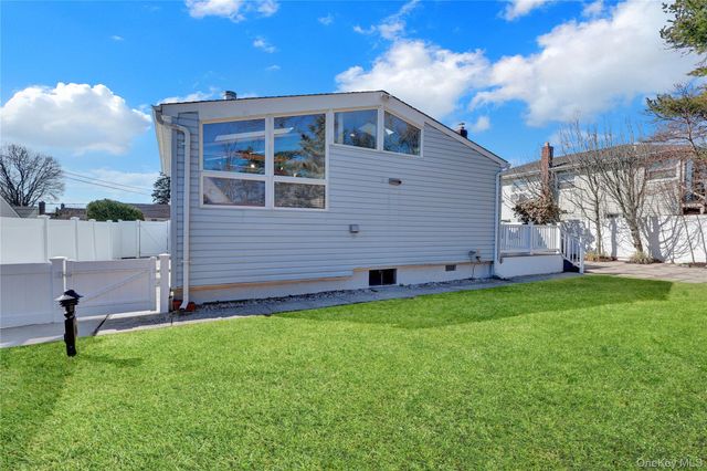 188 N Kentucky Avenue, Massapequa, NY 11758