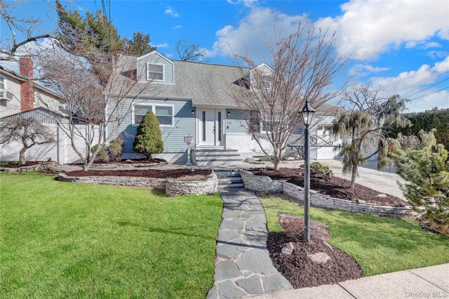 188 N Kentucky Avenue, Massapequa, NY 11758