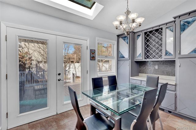 188 N Kentucky Avenue, Massapequa, NY 11758