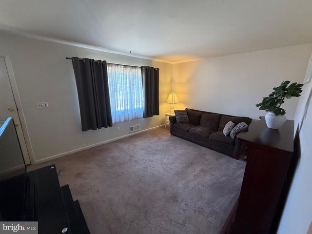 9 KRUEGER LA, Hamilton, NJ 08620