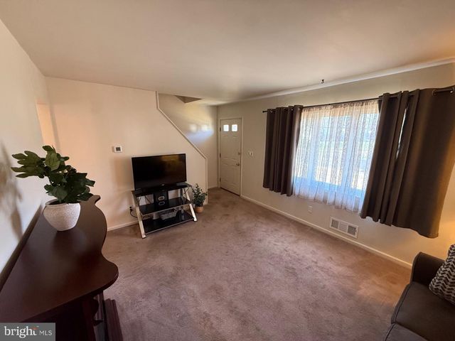 9 KRUEGER LA, Hamilton, NJ 08620