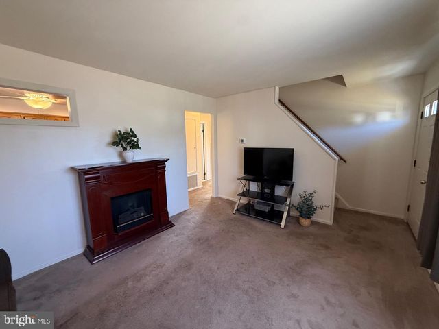 9 KRUEGER LA, Hamilton, NJ 08620