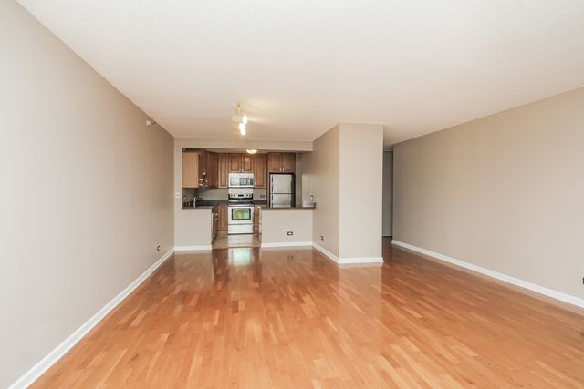 10 E ONTARIO Street 4607, Chicago, IL 60611