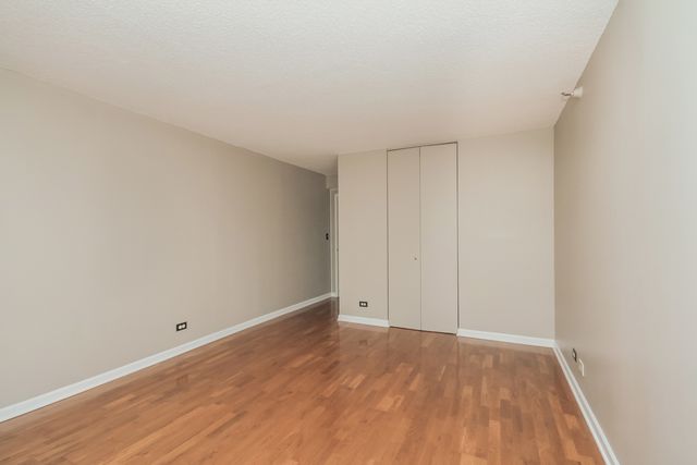 10 E ONTARIO Street 4607, Chicago, IL 60611