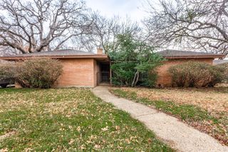 1756 Cynthia Lane, Hurst, TX 76054