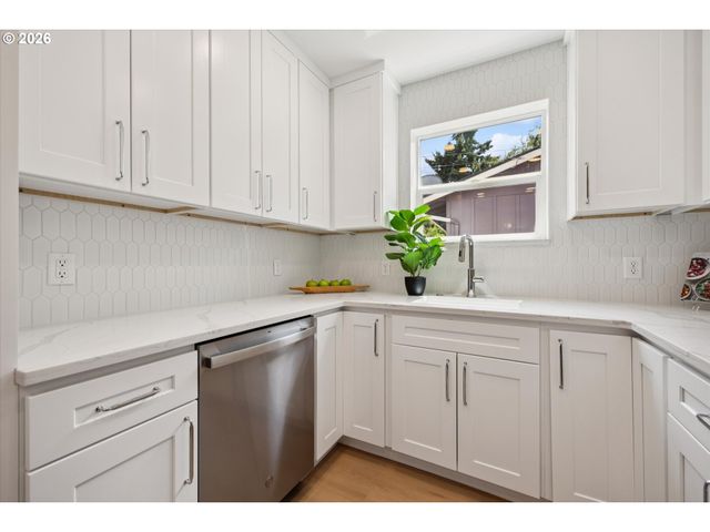 8805 Se 28TH Ave, Milwaukie, OR 97222