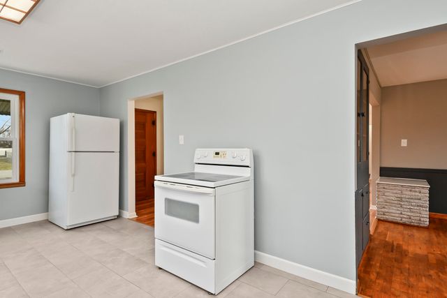 405 N Missouri Avenue, Nixa, MO 65714