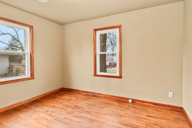 405 N Missouri Avenue, Nixa, MO 65714